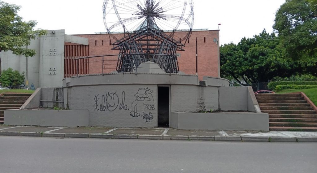 Un cuarto ubicado debajo del monumento a Prometeo se convirtió en foco de inseguridad. Fotos: Edwin Gutiérrez/ Q’Hubo.