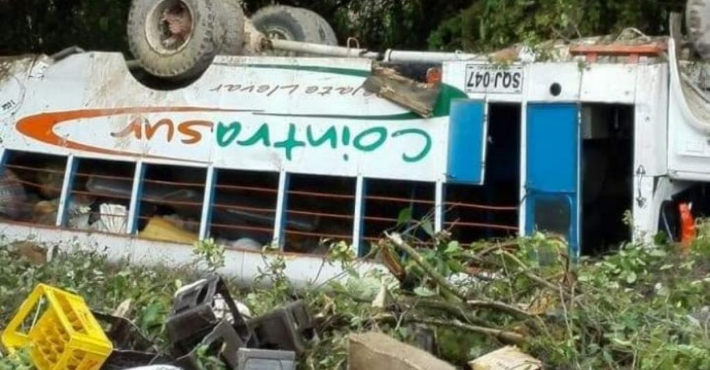 2 misioneros y un niño entre los muertos